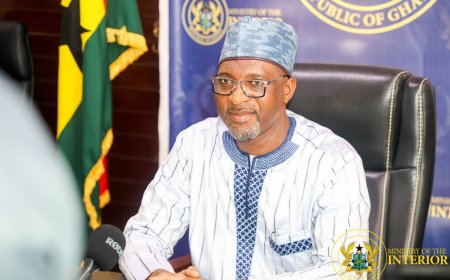 Ahmadiyya Muslim Mission Pays Courtesy Call on Interior Minister Muntaka Mubarak