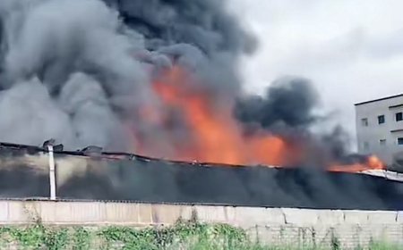 Breaking News: Fire Engulfs China Mall Warehouse at Santasi, Kumasi